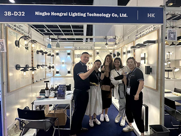 28 Oktober 2023 Pameran Pencahayaan Musim Gugur Hong Kong